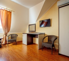 Двухкомнатный люкс в Милана