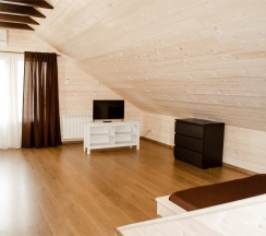 Семейный в Альпийский двор