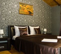 Люкс с 2 комнатами с балконом и с красивым видом из окна в Посейдон