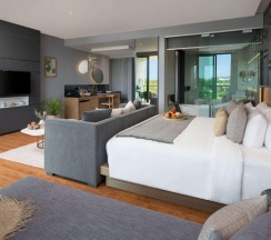 Двухместный Studio Suite двуспальная кровать в Отель Wyndham Grand Nai Harn Beach Phuket