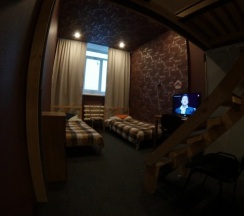 №13, 4 местный номер целиком, два яруса в Hostel Kirovsk.red