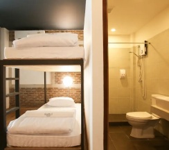 Двухместный номер Standard двухъярусная кровать в Give Me 5 Hostel