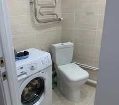 Апартаменты c 1 комнатой с балконом в Квартира на Дружбы Народов 18