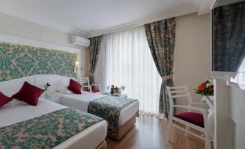 Трёхместный номер Standard в Alaiye Kleopatra Hotel