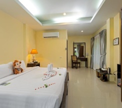 Двухместный номер Superior с видом на сад двуспальная кровать в Secret Cliff Resort Phuket