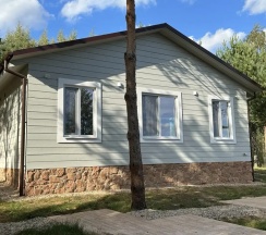 Шестиместный коттедж с красивым видом из окна в Рео Рест-Утренний туман