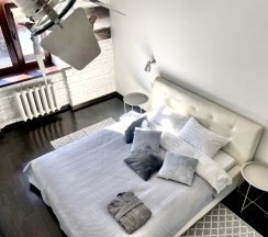 Двухместные апартаменты с 2 комнатами с балконом и с красивым видом из окна двуспальная кровать в Апартаменты InterLoft 6 Old Town Free Parking Wi-Fi 100/50 Smart TV