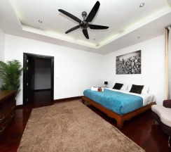 Вилла с 6 комнатами в Villas In Pattaya
