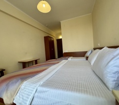 Стандартный трехместный номер в Эдельвейс