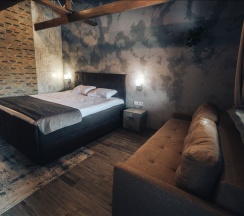 Просторный комфорт с балконом в City creek