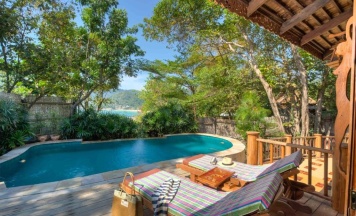 Двухместная вилла Sea View Pool двуспальная кровать в Santhiya Koh Phangan Resort & Spa