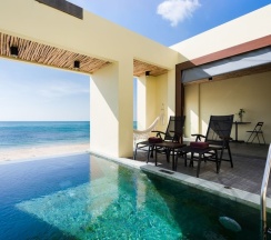 Вилла с балконом и рядом с пляжем в Pavilion Samui Pool Residence