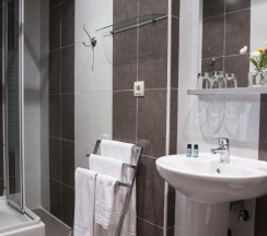 Двухместный полулюкс двуспальная кровать в THC Gran Via Hostel