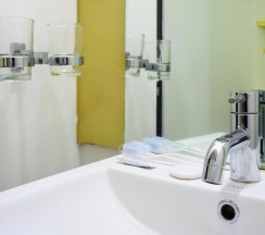 Двухместный номер Standard двуспальная кровать в Amaris Hotel Mampang - Jakarta