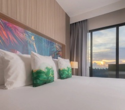 Двухместный номер Grand Deluxe с видом на закат (двуспальная кровать) в Patong Bay Residence
