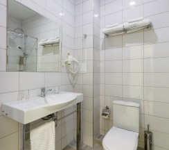Номер первой категории (двухместный) 2 раздельные кровати в Central inn