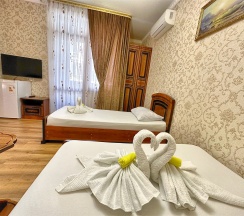 Пятиместный номер /Без питания или ALL INCLUSIVE + BAR в Лооотель