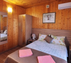 Двухместный номер с балконом в Лорис