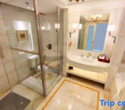 Двухместный семейный номер Standard двуспальная кровать в Dezhou Fengguan Holiday Hotel