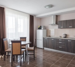 Апартаменты Superior c 1 комнатой с балконом и с красивым видом из окна в Комплекс апартаментов Комфорт