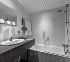 Двухместный номер Classic двуспальная кровать в Velotel Brugge
