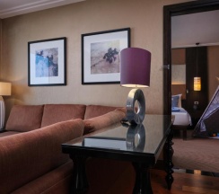 Люкс смежный с 2 комнатами в Hilton hotels & resorts