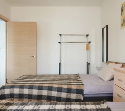 Четырёхместный коттедж с террасой  с видом на озеро в Rantala