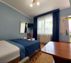 Двухместный номер Comfort с видом на внутренний двор двуспальная кровать в Катерина