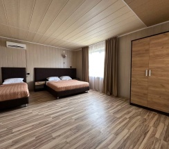 Полулюкс трехместный с балконом в Come Inn