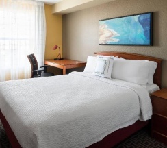 Четырёхместный люкс 2 отдельные кровати в TownePlace Suites Los Angeles LAX/Manhattan Beach