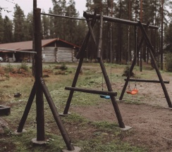 Комната с балконом в коттедже "Снегурочка", 2-x спальная кровать и диван в Медвежка в Карелии