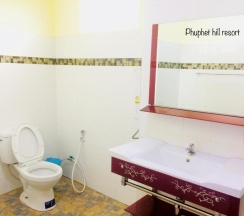 Двухместный номер Standard с красивым видом из окна двуспальная кровать в Phuphet Hill Resort