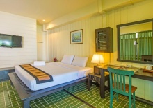 Двухместный номер Deluxe с видом на море двуспальная кровать в Krabi City Seaview Hotel