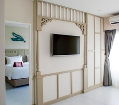 Люкс с 2 комнатами с видом на город двуспальная кровать в Panphuree Residence