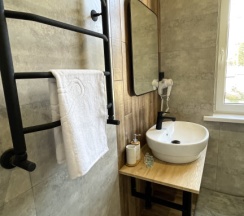 Коттедж с 3 комнатами с балконом и с красивым видом из окна в Borville