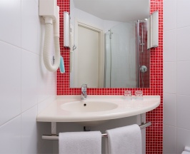 Номер Standard с 2 односпальными кроватями в Ibis Москва центр Бахрушин