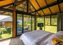 Вилла с балконом в Tinidee Hideaway Tonsai Beach Krabi