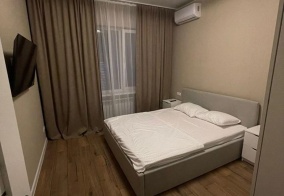 Коттедж Коттедж с бoльшим бaсcейнoм и баней в Краснодаре