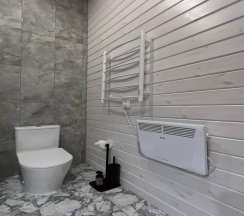 Большой дом Форест с чаном в окружении леса в Timeless