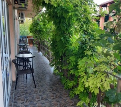 Трёхместный номер Standard с балконом и с видом на город в Morskoy priboy