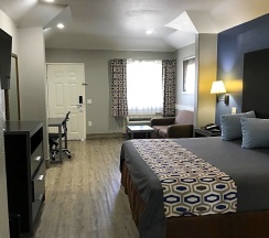 Двухместный номер Deluxe двуспальная кровать в Camelot Inn & Suites Veterans Memorial NW Houston