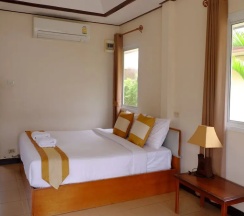 Двухместное бунгало двуспальная кровать в Fah Talay Resort