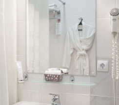 СТАНДАРТ с одной большой кроватью в Cronwell Ника Center