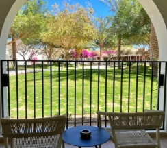 Трёхместный номер Premium с видом на сад в Desert Rose Resort