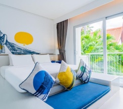 Двухместный номер Deluxe с видом на бассейн двуспальная кровать в Lub d Phuket Patong