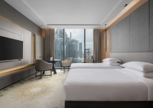 Двухместный номер клубный с видом на город 2 отдельные кровати в Hyatt Regency Bangkok Sukhumvit