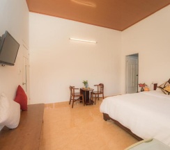 Двухместный номер Standard с балконом двуспальная кровать в Strawberry Garden Homestay
