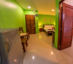 Двухместный номер Standard двуспальная кровать в Enrico Hostel Patong