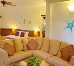 Двухместный полулюкс Cliff Beach двуспальная кровать в Birds and Bees Resort