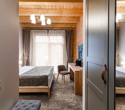 Номер Классик с двуспальной кроватью с видом на реку в Grand Chalet Altay